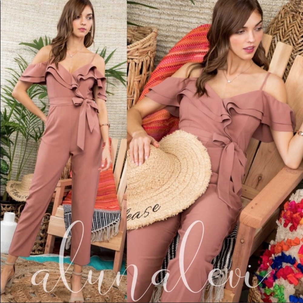 MainStrip Ruffles jumpsuit size M